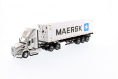 Peterbilt 1:50 579 Silver Day Cab Tractor On-Highway Truck w/Skeleton Trailer + Maersk Sea Container